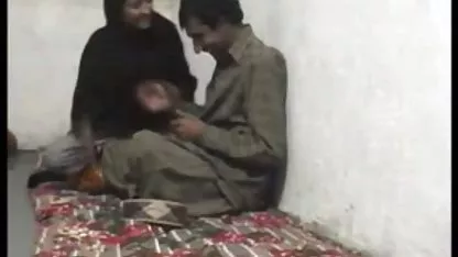 Dewasa terangsang sepong lanjutan dari awal bokep porn video