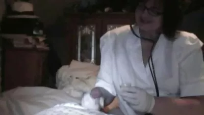 Seks Gina Devine hot masturbasi di tangga video bokeb xxx