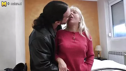 Di depan teman-teman anda vidio sex pembantu